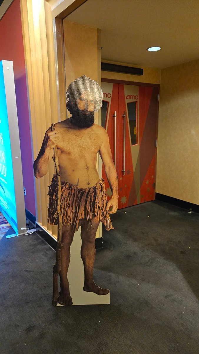 SternlyRoss's tweet photo. Who is this? https://t.co/gItRlkkEpI