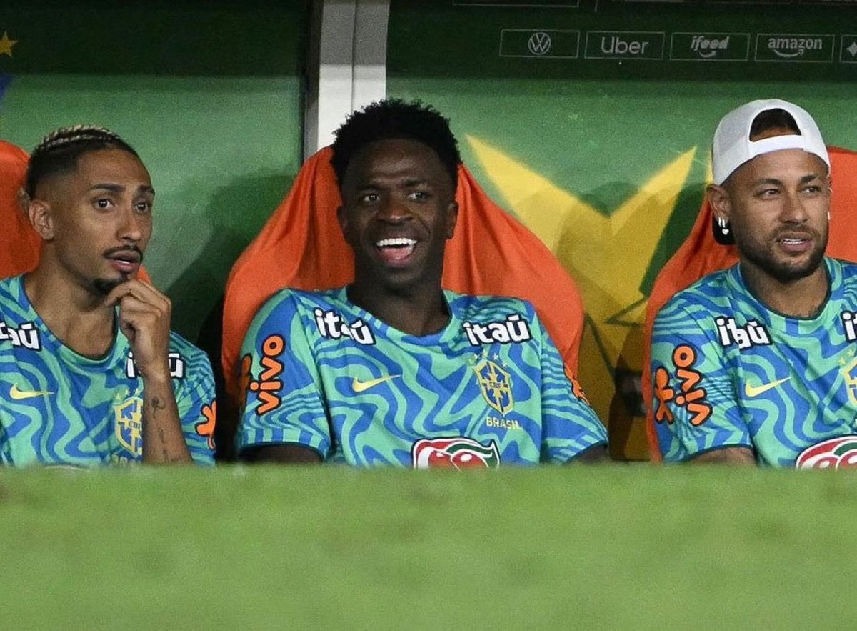 madrid_total2's tweet photo. Vinicius Jr, Raphinha y Neymar, los jugadores con los que sueña Brasil en que llegue la sexta estrella. 👀🇧🇷 https://t.co/IbrrbuKtFP