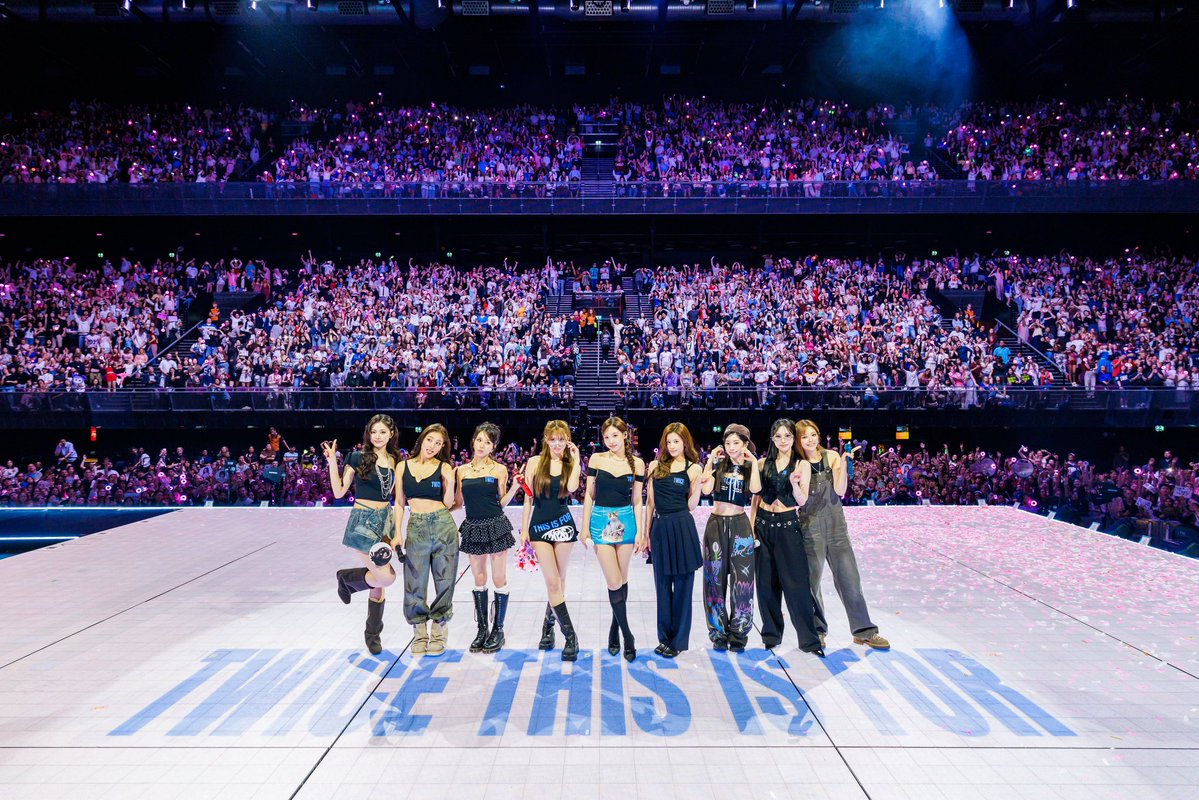 JYPETWICE's tweet photo. TWICE <THIS IS FOR> WORLD TOUR IN AMSTERDAM

Thank you, AMSTERDAM 💙

#TWICE #트와이스 #THISISFOR
#TWICE_THISISFOR_WORLD_TOUR
#TWICE_THISISFOR_WORLD_TOUR_IN_AMSTERDAM https://t.co/0HDyqA1FCO