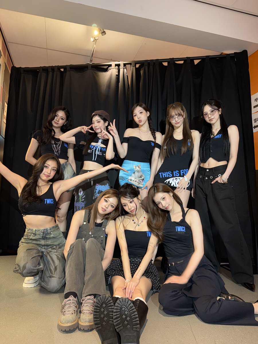 twicebot_'s tweet photo. 260601 TWICE YouTube Community update: https://t.co/UDJw6s4YSo

TWICE <THIS IS FOR> WORLD TOUR IN AMSTERDAM - Day 2

No drop of doubt, only love 💕

#TWICE #트와이스 #TEN_The_Story_Goes_On #MEplusYOU #THISISFOR #TWICE_THISISFOR_WORLD_TOUR #TWICE_THISISFOR_WORLD_TOUR_IN_AMSTERDAM https://t.co/TQtCHBsWcc