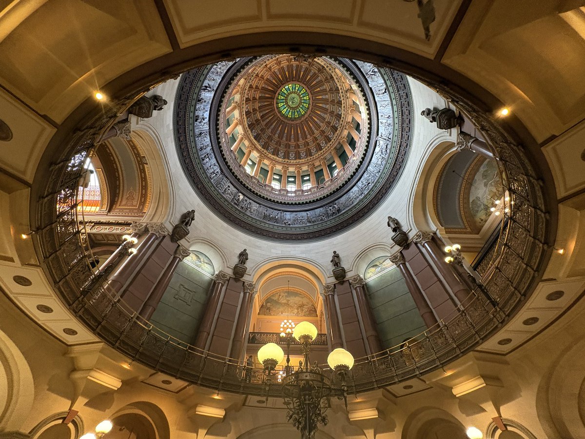 tahmanbradley's tweet photo. Bears stadium update from Springfield…

4th and long with not much time left…

But within the hour, legislation to create a local sports authority for municipalizes in Cook County with more 70,000 people will be  filed. https://t.co/7OvvK0dU20