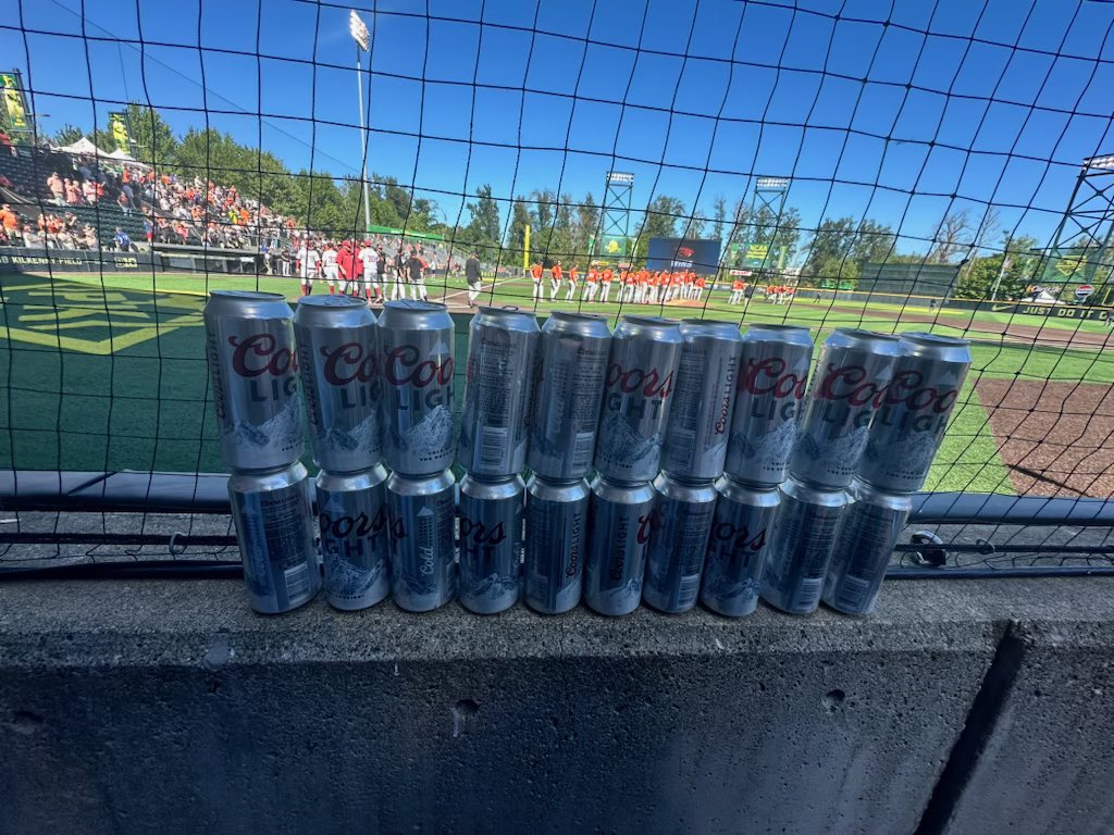MortgageHound's tweet photo. This took a lot of effort, the monitors at PK are annoyingly good at their job…. But we made it happen!  Go Beavs, now let’s beat the ducks! https://t.co/8fuNQDQDYr