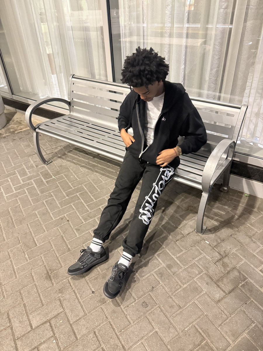 SlickYoungin_'s tweet photo. this month been crazy asab https://t.co/UxFVW439yd