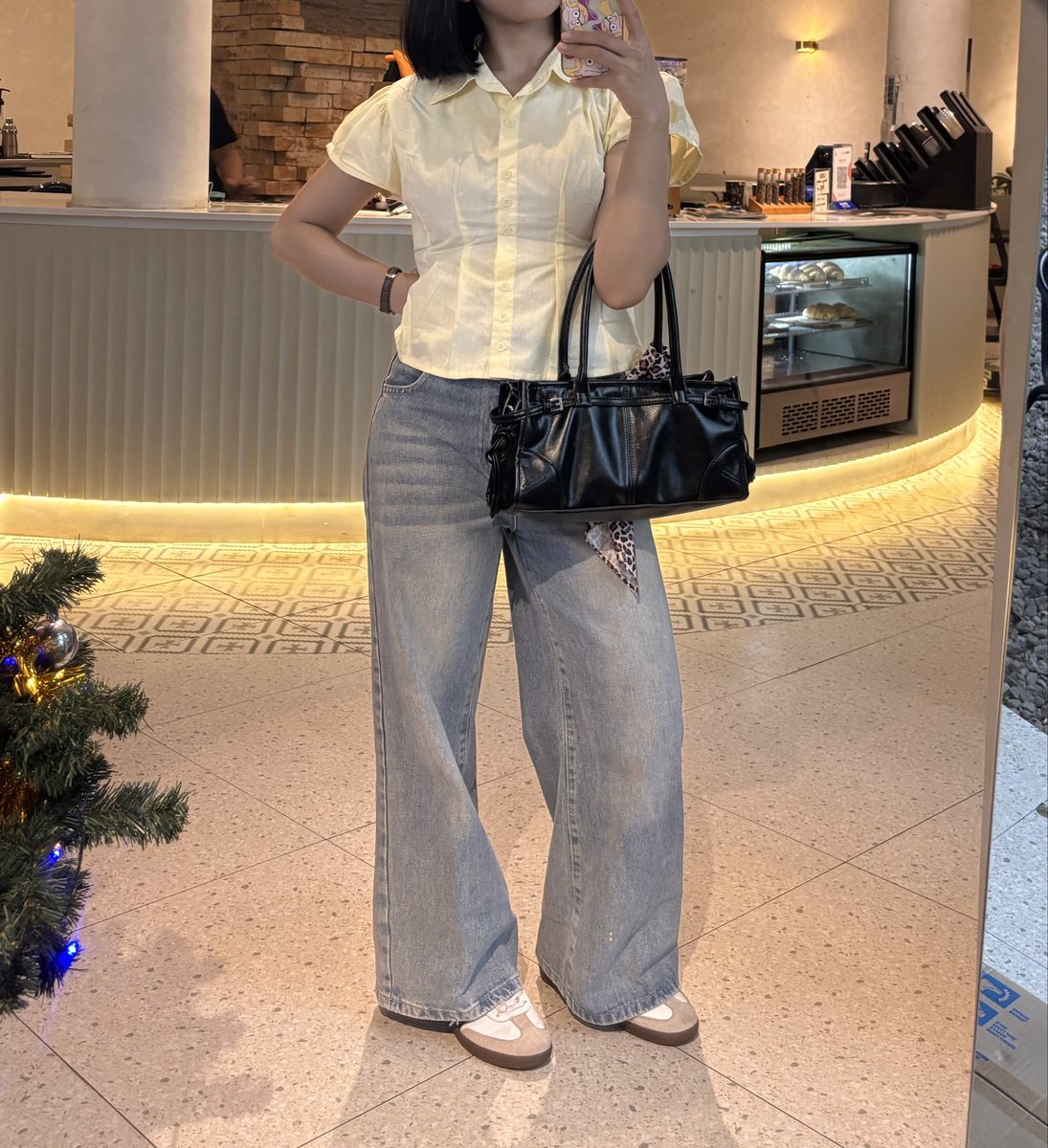 puspisyee's tweet photo. Pict 1 
👚 : https://t.co/07BOvpHFCT
👜 : https://t.co/8HMZKB4b78
🥿 : https://t.co/MwjSO8slkE 
alternatif kalau flatnya kosong, https://t.co/hHKEYUrxff

Pict 2
👚 : https://t.co/GraAVUvKCC
👖 : https://t.co/6yDeFM9VqV
👜 : https://t.co/WrhUlC02bb
🥿 : https://t.co/V1PlyinmHQ https://t.co/ElgUZJo0Hx