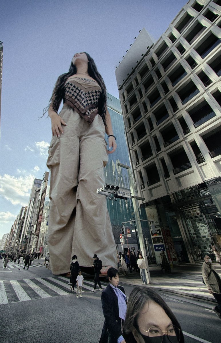 reverseothello's tweet photo. towering over ginza https://t.co/MGJ1IceMkL