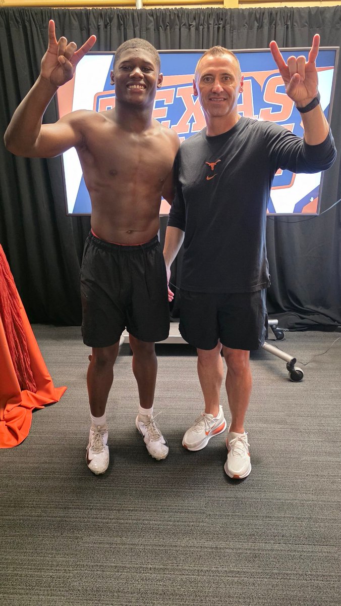 KTaylor2028's tweet photo. After a great camp and conversation with @CoachSark &amp; @CoachNansenUT I am blessed to receive an offer from @TexasFootball #Hookem @Coach_LaFavers @DonnieBaggs_ @CoachJimbo92 @samspiegs @CodyBellaire @MikeRoach247 @CraigHaubert https://t.co/5VeTuuI8XI