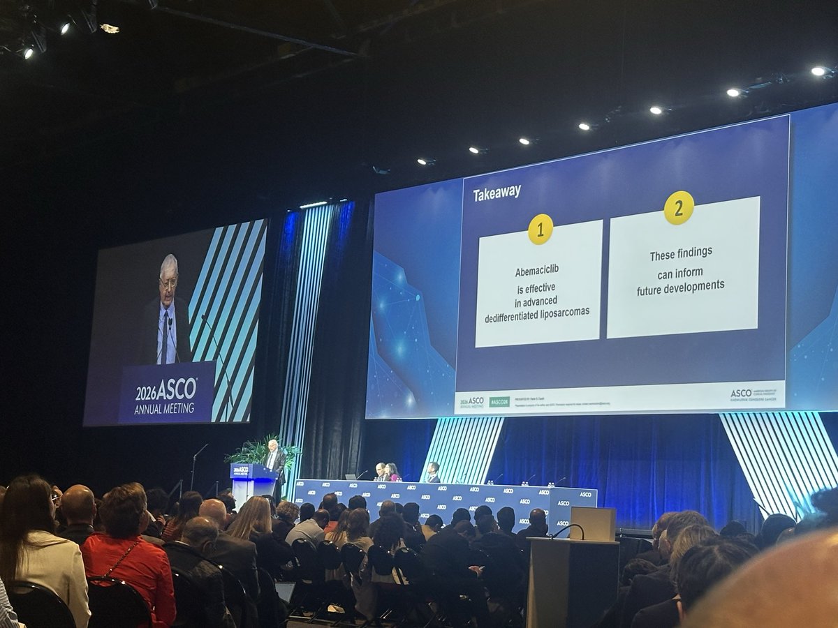TwoOncDocs's tweet photo. 🤩SARCOMA AT PLENARY!🎗️
🔹 SARC041 provides the first randomized validation of CDK4 inhibition in DDLPS
📈 mPFS: 9.7 vs 1.5 mo (HR 0.39, p<0.001) — >6× improvement
🎯 ORR: 9.3% vs 0%
⏳ OS trend favors abemaciclib (HR 0.55)
🔄 Crossover activity confirmed (mPFS 3.4 mo)
#ASCO26 https://t.co/7WPAG7eHEv