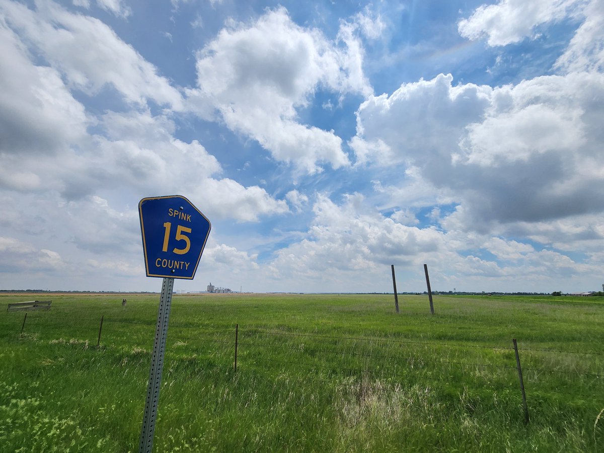 ColdCoreCowboy's tweet photo. Developing Cu field N of Redfield, SD. #sdwx

1/n https://t.co/wWaLduD68f