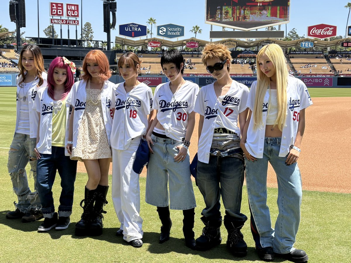 kyodo_mlb's tweet photo. 本日の #ドジャースタジアム には、人気アーティストグループの #XG が登場。リーダーの #JURIN さんが代表して始球式を務めます。（益吉） https://t.co/tYB2Sct5r7