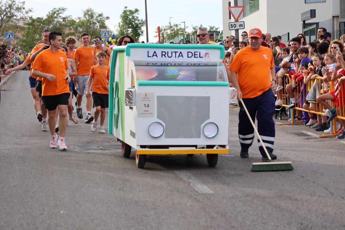 Arroyomolinos's tweet photo. 🚙 La XXI edición del concurso de los Autos locos ha superado todas las expectativas después de que las peñas de #Arroyomolinos hayan demostrado sobre el terreno su originalidad y su sentido del humor.

🥇Peña Una de cada

🥈Peña Arroyando 

🥉Peña Paco Gorzas https://t.co/oWs4EyYzT6