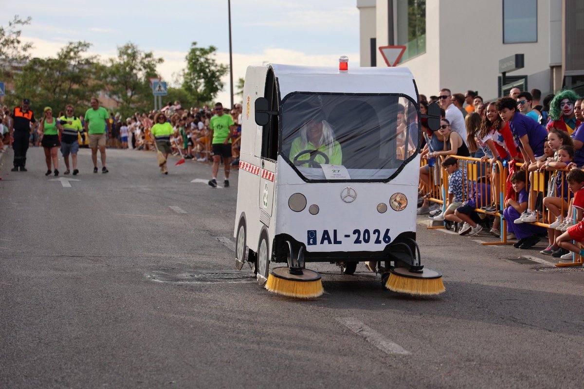 Arroyomolinos's tweet photo. 🚙 La XXI edición del concurso de los Autos locos ha superado todas las expectativas después de que las peñas de #Arroyomolinos hayan demostrado sobre el terreno su originalidad y su sentido del humor.

🥇Peña Una de cada

🥈Peña Arroyando 

🥉Peña Paco Gorzas https://t.co/oWs4EyYzT6