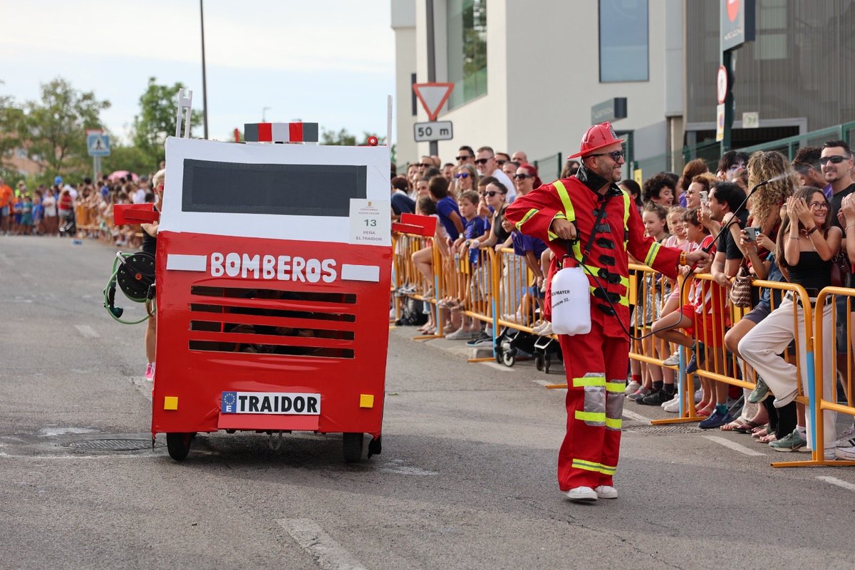 Arroyomolinos's tweet photo. 🚙 La XXI edición del concurso de los Autos locos ha superado todas las expectativas después de que las peñas de #Arroyomolinos hayan demostrado sobre el terreno su originalidad y su sentido del humor.

🥇Peña Una de cada

🥈Peña Arroyando 

🥉Peña Paco Gorzas https://t.co/oWs4EyYzT6