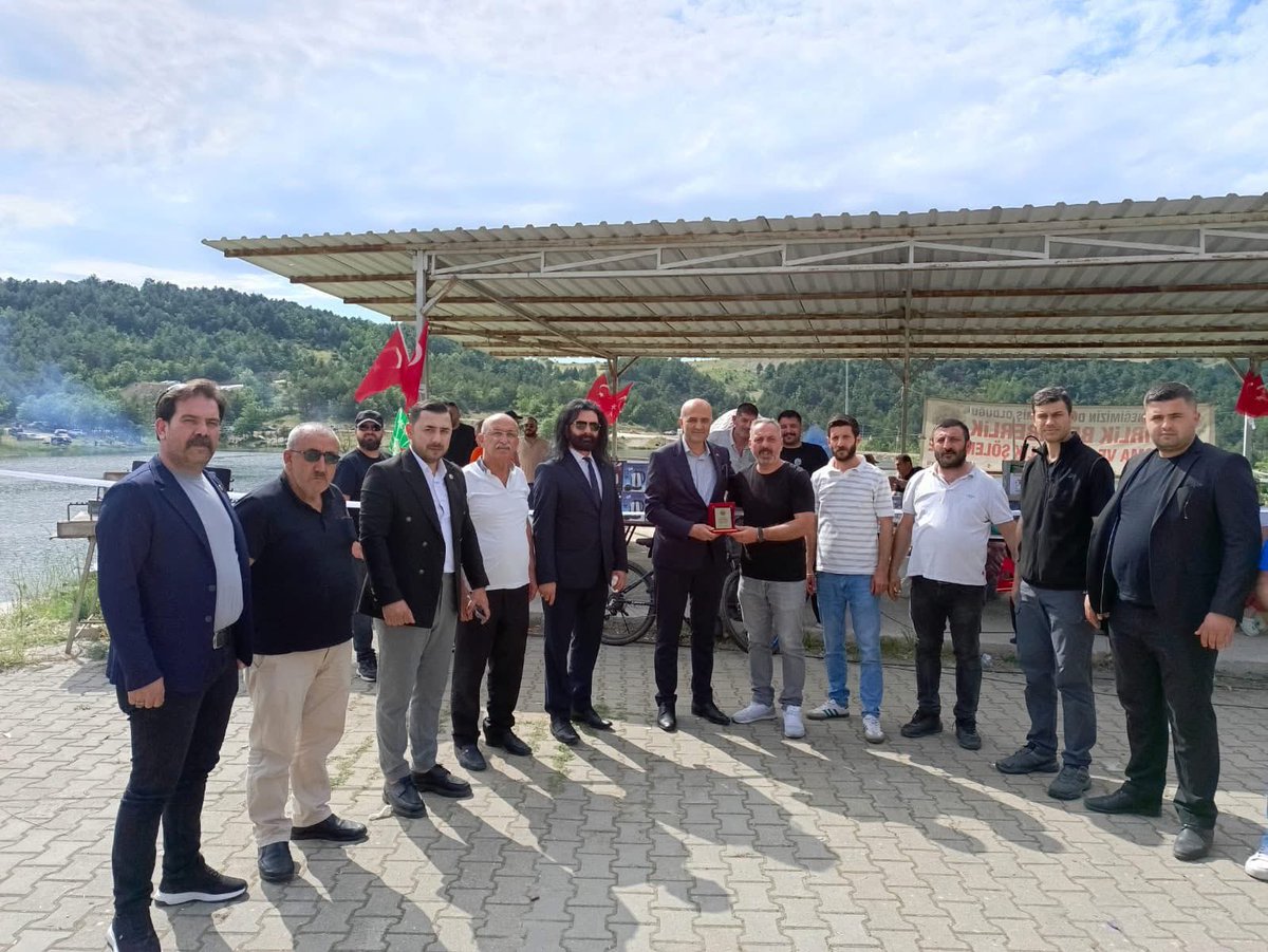 GursuMhp's tweet photo. 📍Yusufeli-Yarbaşı Köyü Piknik Şöleni

İlçe Başkanımız Sayın Tahir AKDAĞ,Meclis Üyemiz ve Yöneticilerimiz ile birlikte 20. Geleneksel piknik şöleninde hemşerilerimiz ile bir araya geldiler.Emeği geçenlere teşekkür ederiz. https://t.co/w7AsShoQMd