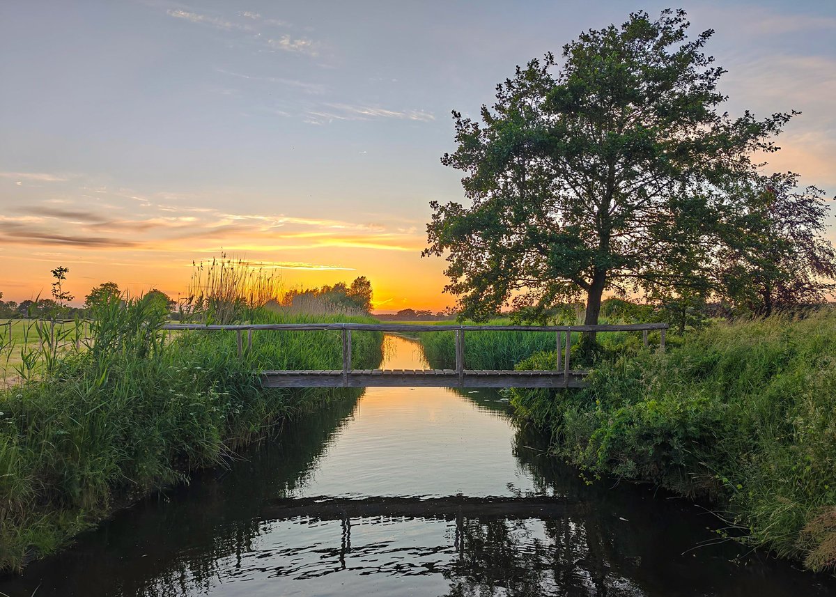 StephanVanLoon's tweet photo. Even genieten van de zonsondergang bij het Klompenpad in Stoutenburg. https://t.co/pkP07Ijcec