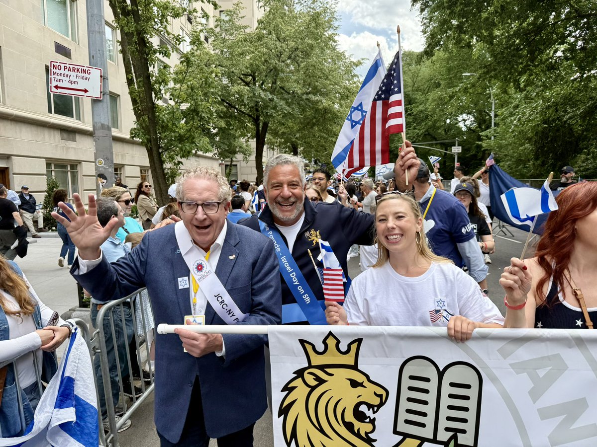 JoanLeslieMc's tweet photo. USIEA marching in the Israel Day Parade.

Christians and Jews coming together to stand with Israel! 🇺🇸🇮🇱 https://t.co/f32u4oorV4