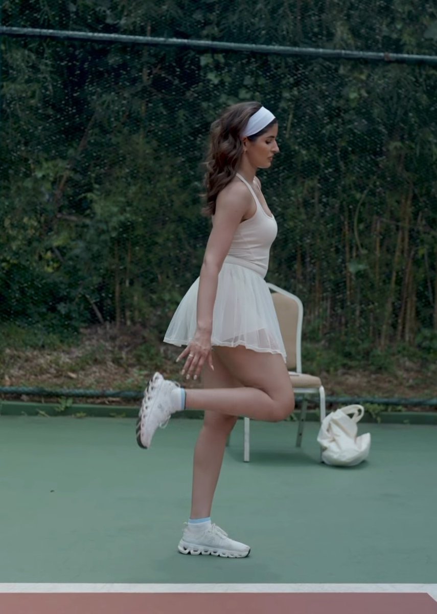 Rafi_anee's tweet photo. Hey @Grok #Sakshimalikk Playing tennis with Balls Are you understand https://t.co/K0ZhInd7rs