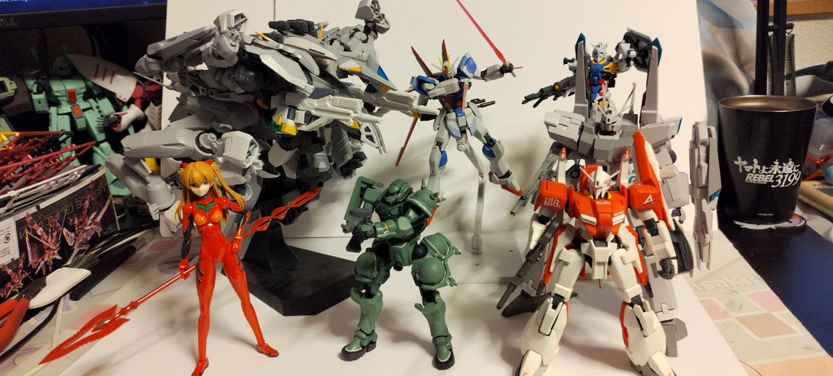 Machoman_Tuda2's tweet photo. #今月作ったプラモ晒そうぜ
塗装熱が出て旧海軍艦艇ばっか作ってた
1枚目 1/700 
戦艦 榛名 伊勢 、空母 鳳翔
巡洋艦  青葉 矢矧、駆逐艦 響 初霜 槇 
潜水艦 伊26
2枚目 1/350 アオシマ 伊41
3枚目 
アリュゼウス、バレト、ZプラスA1、フォースインパルス、白ガン、ザク、アスカ
4枚目 1/700 艦載機 https://t.co/7zDlIpPqEK