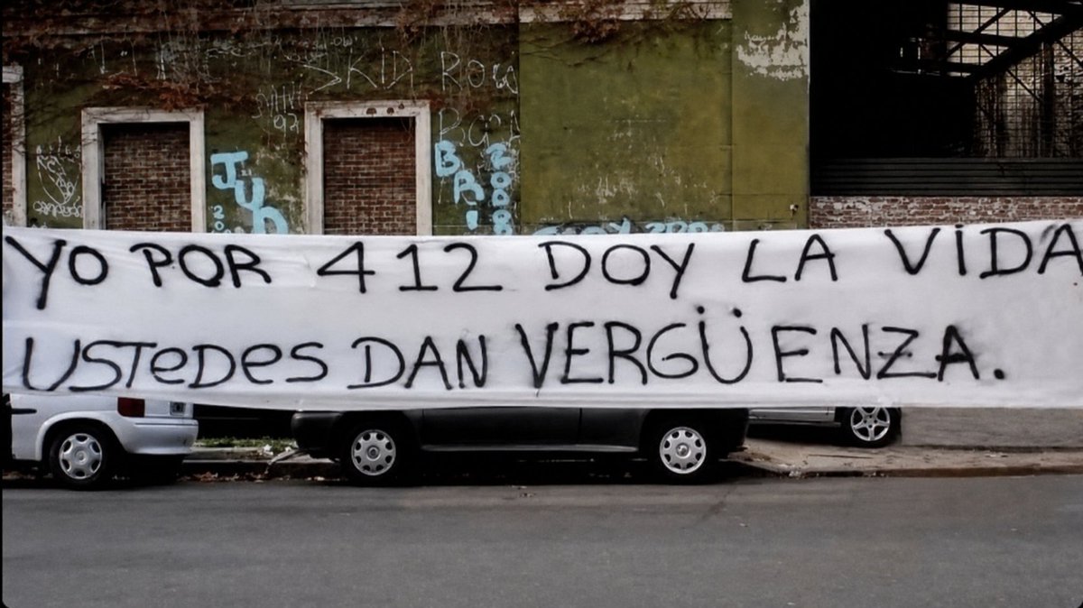 grantsirius's tweet photo. la cobra es la cara de la derrota jugo sin piernas el hdp #LuzuVs412 https://t.co/ceWNyQRBxC