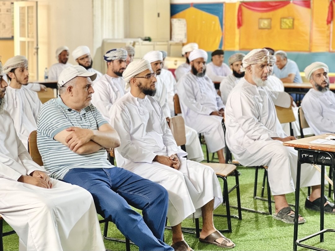 Naba6401's tweet photo. #وزارة_التعليم
#تعليمية_شمال_الشرقية
عقد مدير المدرسة اجتماعاً مع الهيئتين الإدارية والتدريسية لمناقشة تعليمات وآليات سير الاختبارات النهائية للفصل الدراسي الثاني للعام الدراسي 2025-2026، وذلك في إطار الاستعدادات المبكرة لضمان سير الاختبارات بكفاءة وانتظام . https://t.co/hIVUuULCzb