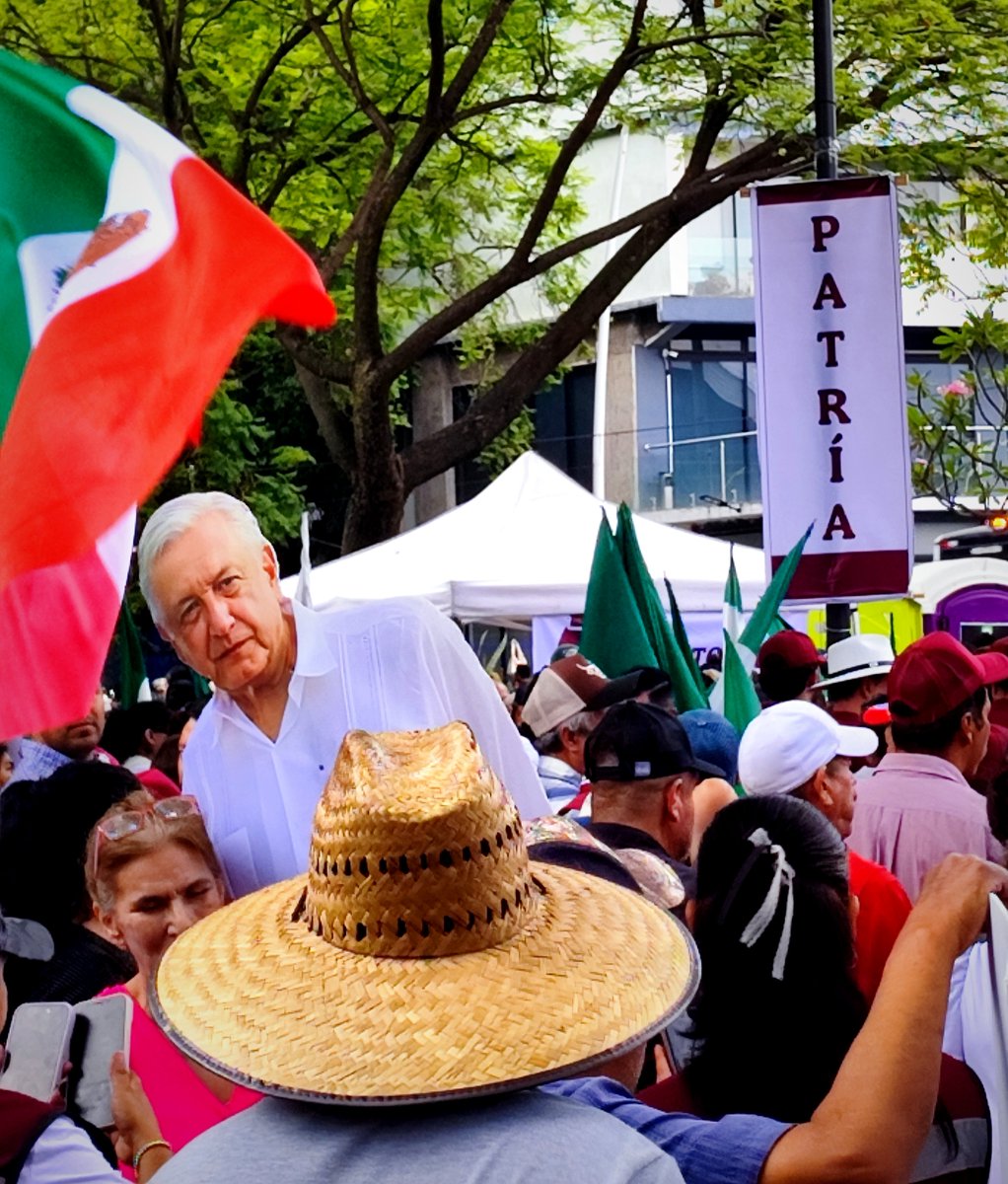 eltemagv's tweet photo. Muy emotivo ver a tanta gente en las calles de Guadalajara apoyando a nuestra Presidenta @Claudiashein y defendiendo la transformación y la soberanía de México 🇲🇽

#ClaudiaDaResultados #NoEstasSola https://t.co/3DVG6cuDeY