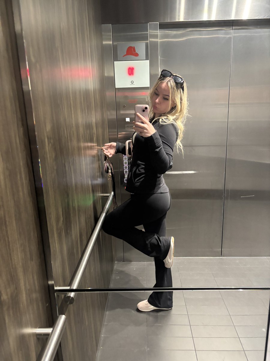 findomsis's tweet photo. i bully my men btw https://t.co/bVBdut4ME6