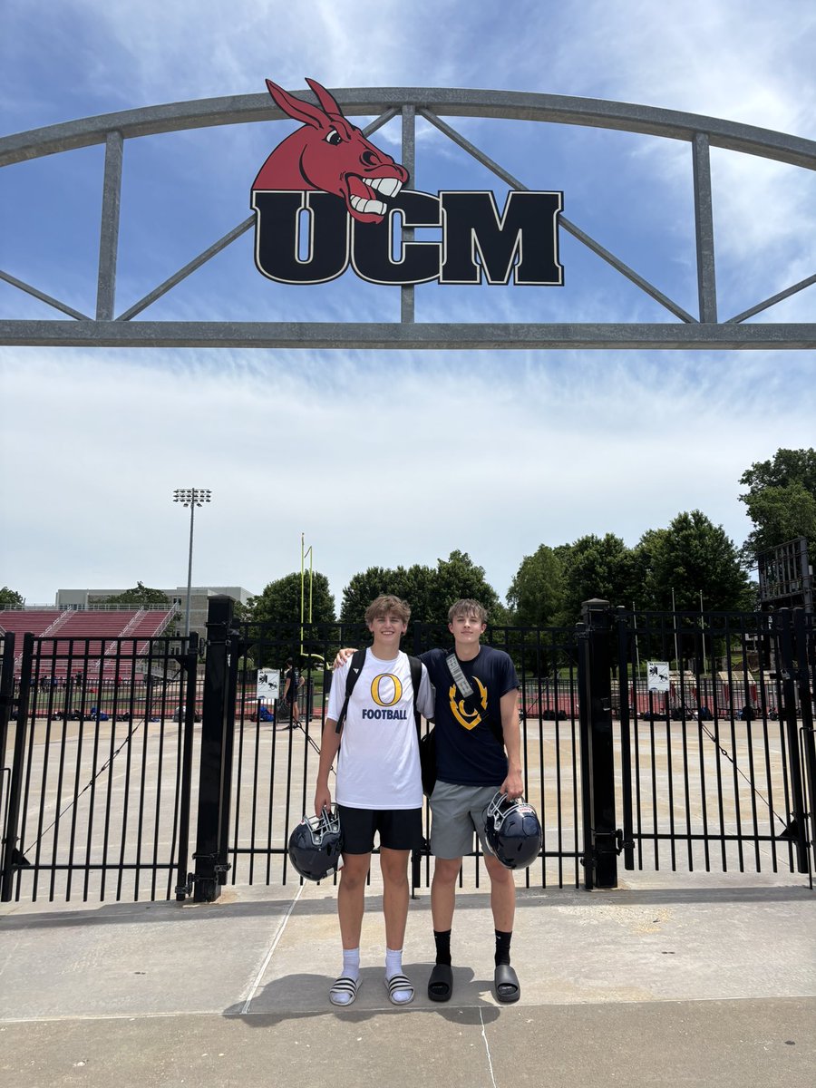 NolanAndrews85's tweet photo. Thanks @CoachNovak_ for an amazing camp today! Had a great experience competing and learning from current college players! 

@OFallonFootball @BlakeKeller2027 https://t.co/0h9hpTBUDx