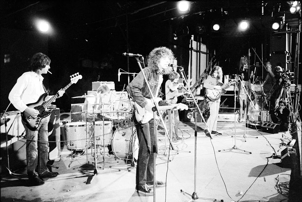 LaHoradelaAguja's tweet photo. Programa 478: Segunda y última parte sobre FAIRPORT CONVENTION, desde aquella obra seminal llamada "Liege &amp; Lief" (1969), pasando por el resto de alineaciones y proyectos paralelos (Fotheringay, Sandy Denny, Richard &amp; Linda Thompson, Ian Matthews...): 
https://t.co/qkJrSXd77H https://t.co/X2PFAEcrOj