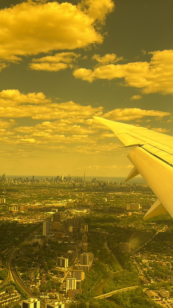 Xavidop's tweet photo. Toronto for a week (again) https://t.co/nQVb1USjNl