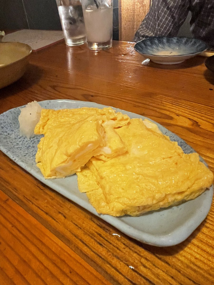 qedlain's tweet photo. 土曜日にお店で食べただし巻き玉子が美味しかったので
海老入り玉子焼き弁当を作った結果w https://t.co/7GSPujTpcO