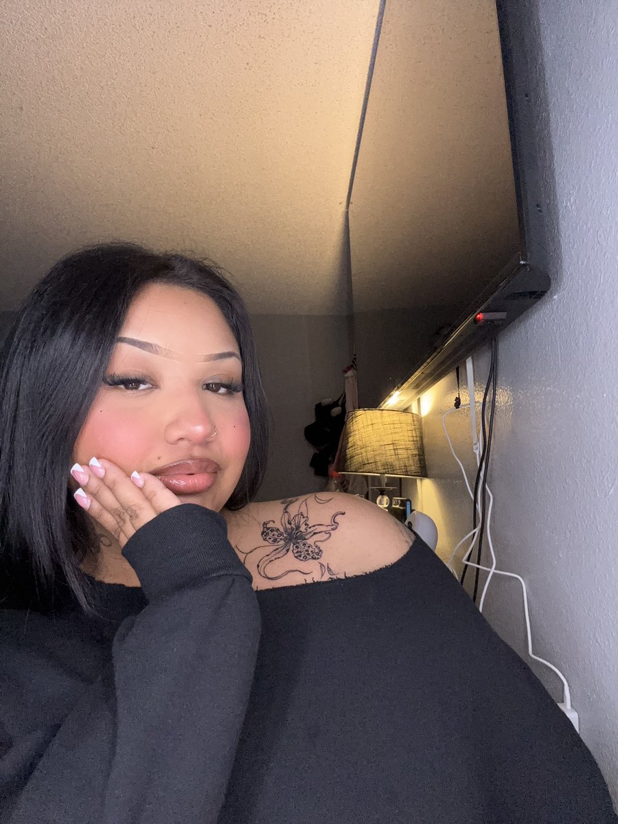 T🏆💋 tweet media