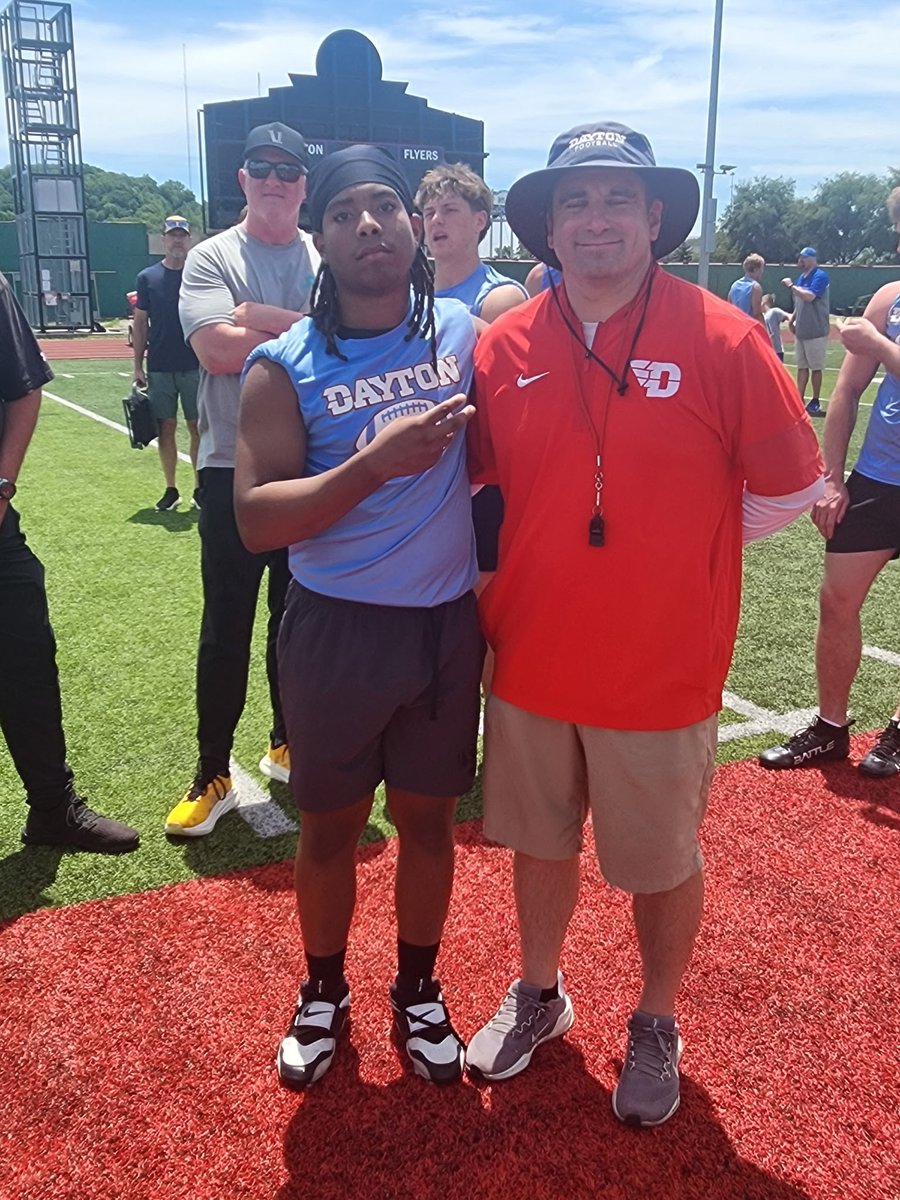 MarcoP48853's tweet photo. Appreciate the camp invite and the opportunity to COMPETE, looking forward to connecting.
@John_bowes_ @fbcoachcoop @LakotaEastFB https://t.co/xcTEJxZO4K