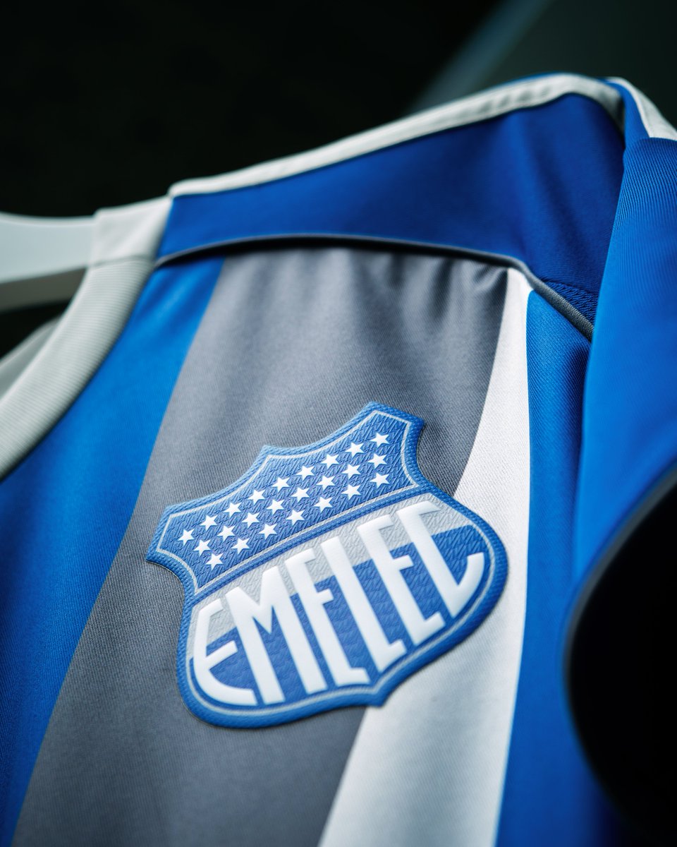 CSEmelec's tweet photo. ¡Hermosa! 🔵💙

Una vez más, lista para el Capwell.

👦 Menores de 12 años ingresan gratis.

🎟️ Adquiere tu entrada:
🏟️ Boleterías del estadio
🏢 Almacenes España
💻 https://t.co/vvJuPuQpfo

#VolviendoASerEmelec 🔵 https://t.co/ZJezcyQ7gT