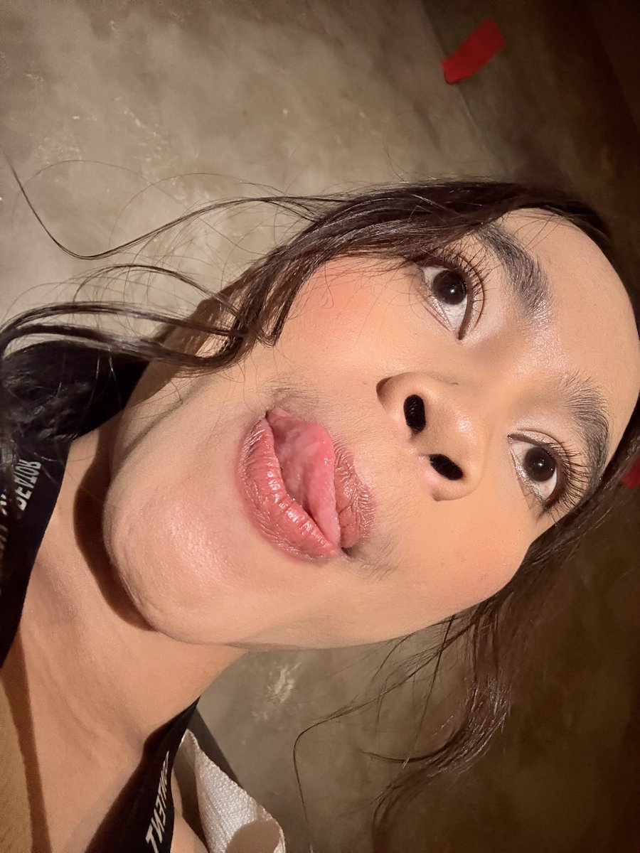 valkyriee tweet media