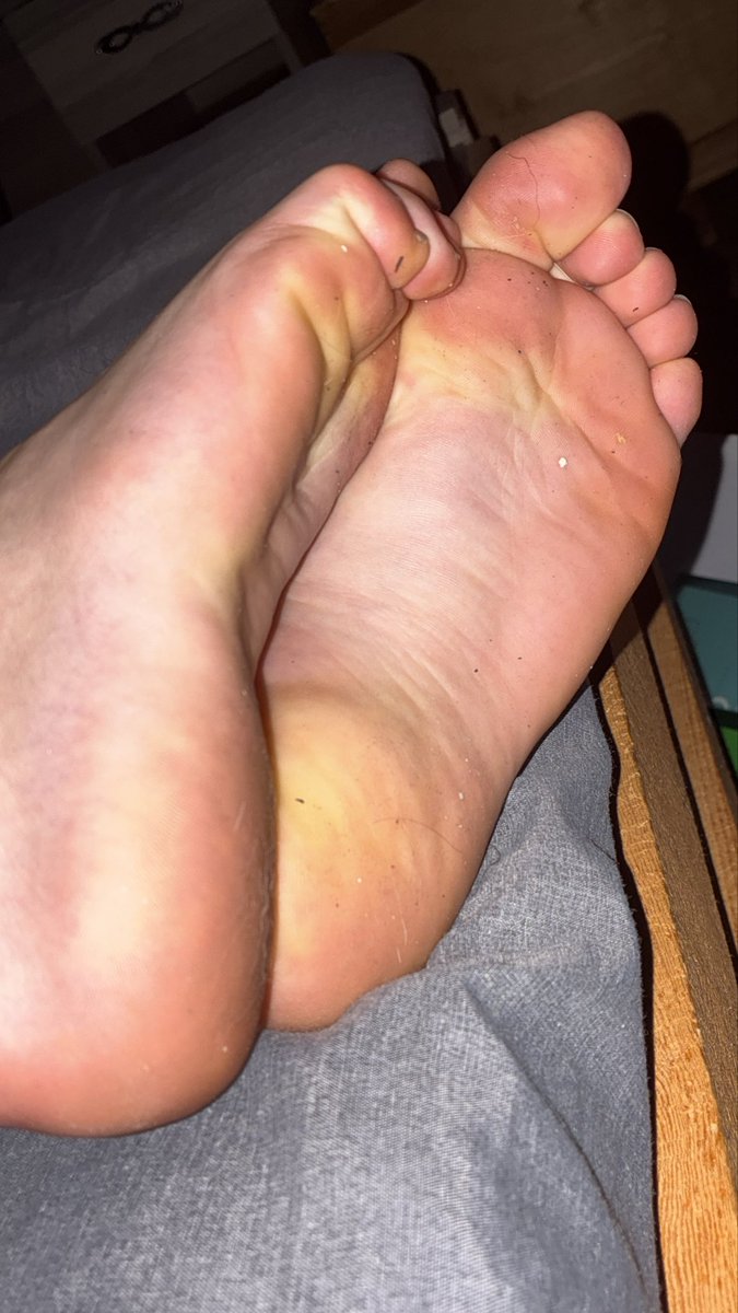 Betulqueen1's tweet photo. Temizle hemen 
Kaslı itler dm #ayak #ayakfetişi #ayakkölesi #ayakfetiş #feet #feetfetısh #finansal #finansalköle #finansalköpek #bdsm #bdsmtwitter #fendom #fendom https://t.co/PheuesRSbN