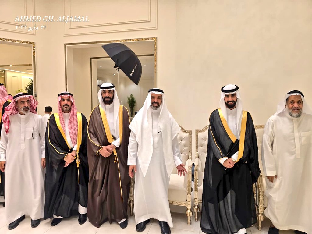 alatawelah1's tweet photo. #الأطاولة 
في ليلةٍ من ليالي الفرح والسرور،
احتفل الأستاذ/ناصر بن عبدالله الجفالي بزواج ابنه " فيصل " على كريمة الأستاذ/حسن بن عبدالله الجفالي بقاعة الجوري البيضاء بالمدينة المنورة،
بارك الله لهما وبارك عليهما وجمع بينهما في خير والتهنئة موصولة للصديق. ناصر الجفالي والاسرة الكريمة.
