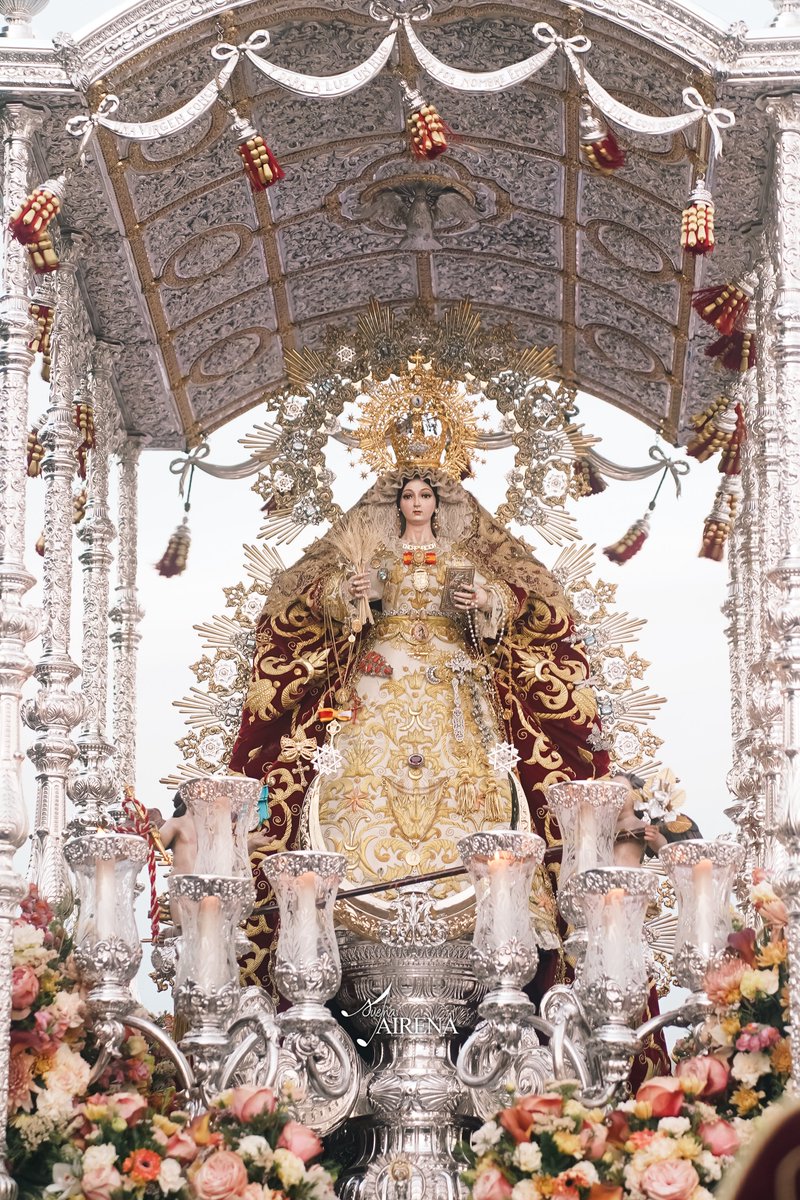 BandaMairena's tweet photo. ❤️ La chiquetita ya está en Gerena. 

Suenan pasodobles hasta la lonja donde será portada a hombro por sus devotos

@EncarnacionHdad https://t.co/NImVA77rKB