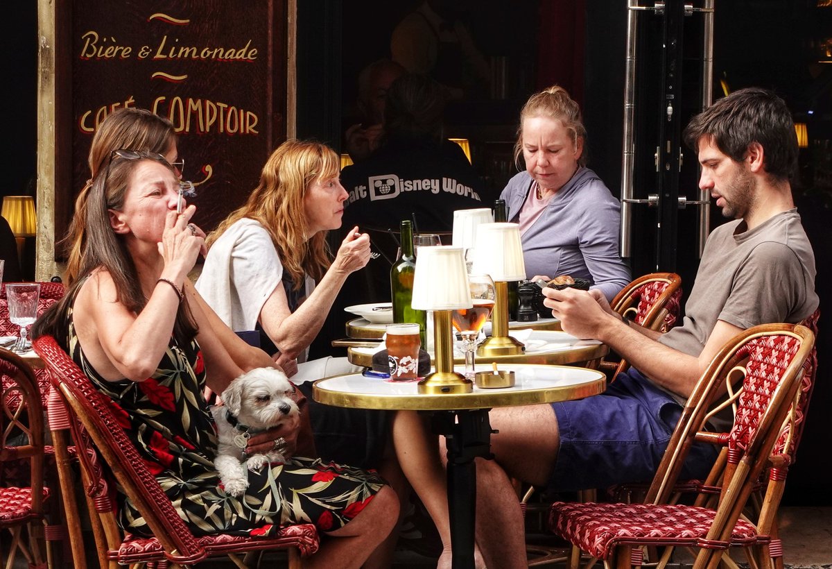 GaryHershorn's tweet photo. Sunday in Paris #paris https://t.co/evVu4wsWQk
