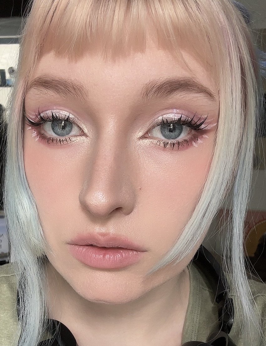 Anemoiavoid's tweet photo. Wanted to make silver feathers irl cause it’s my fav makeup in the game
#infinitynikki #インフィニティニキ #infinitynikkitwt https://t.co/HOd75WXNFH