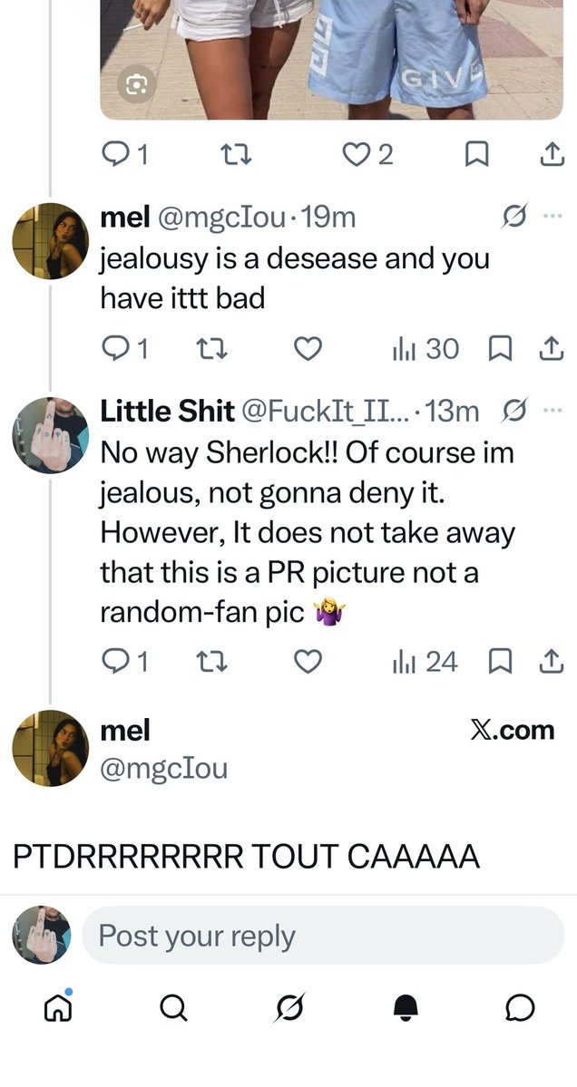FuckIt_IIWII's tweet photo. @iChange_Sina @DeluriaD And she has “defenders” 🤣🤣🤣 https://t.co/HQkhTBRQTq