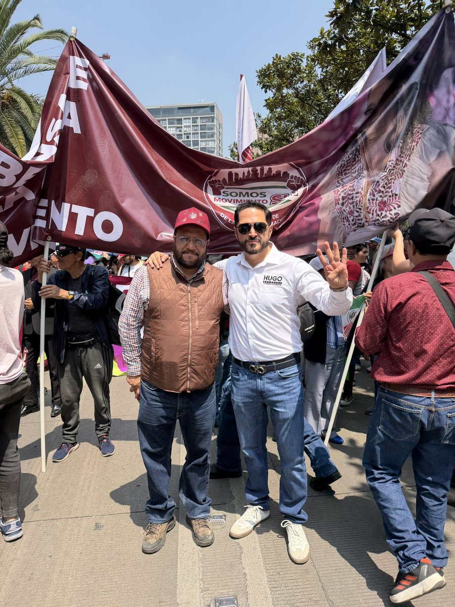 HugoTorresCDMX's tweet photo. Es un honor estar con la Dra @Claudiashein 
#SomosMovimiento
#BenitoJuarez https://t.co/s3HIOH7lwx