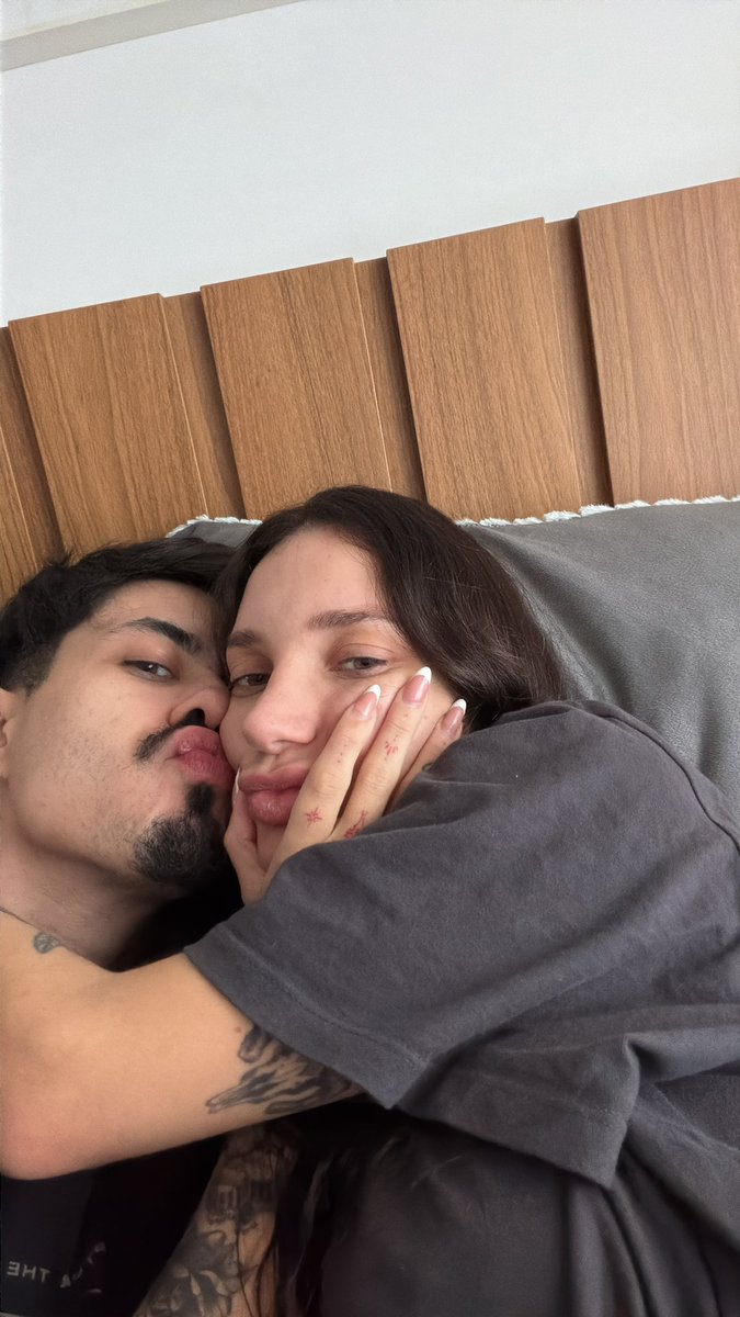 stefanibays's tweet photo. Roubaram o celular da minha mão. 🤭 https://t.co/QdQsUMc8RU