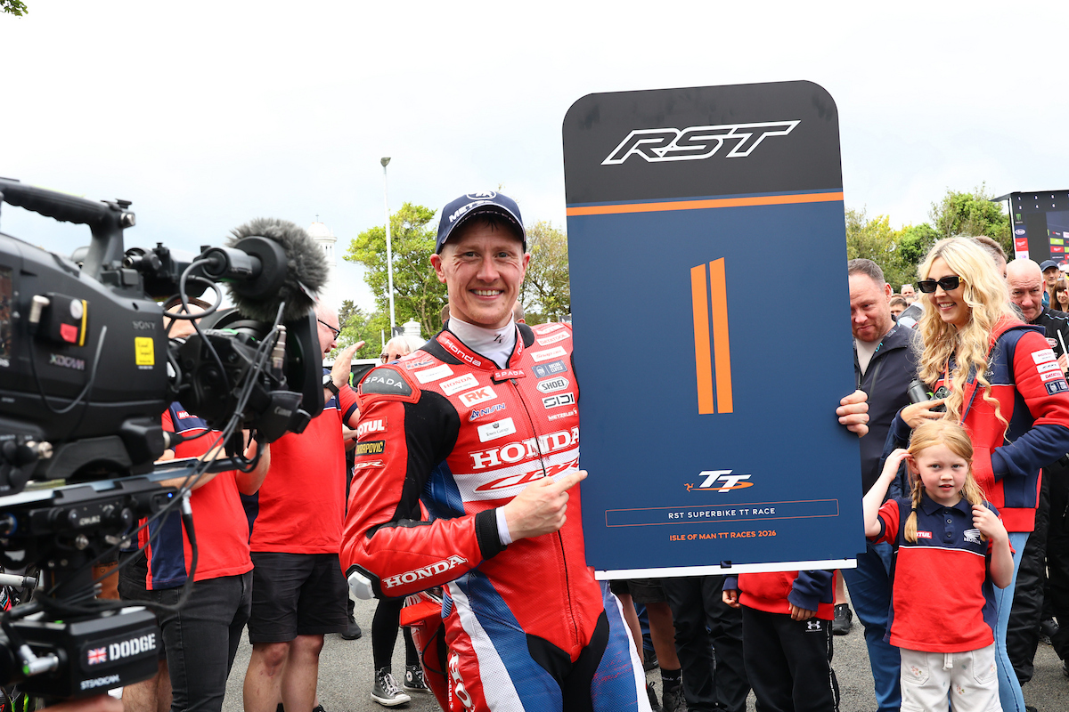 HondaRacingGLB's tweet photo. 🏁🥇 First Superbike TT victory for @deanharrisonTT ! 
#tt2026 #isleofmantt https://t.co/2FqXSZ2e9X