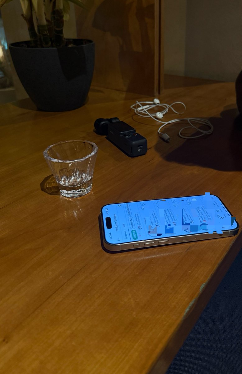 dev__ahmed's tweet photo. شاد حيله في لنكد ان وعنده 300+ request ما قبله🤨 https://t.co/SftppnRrnT