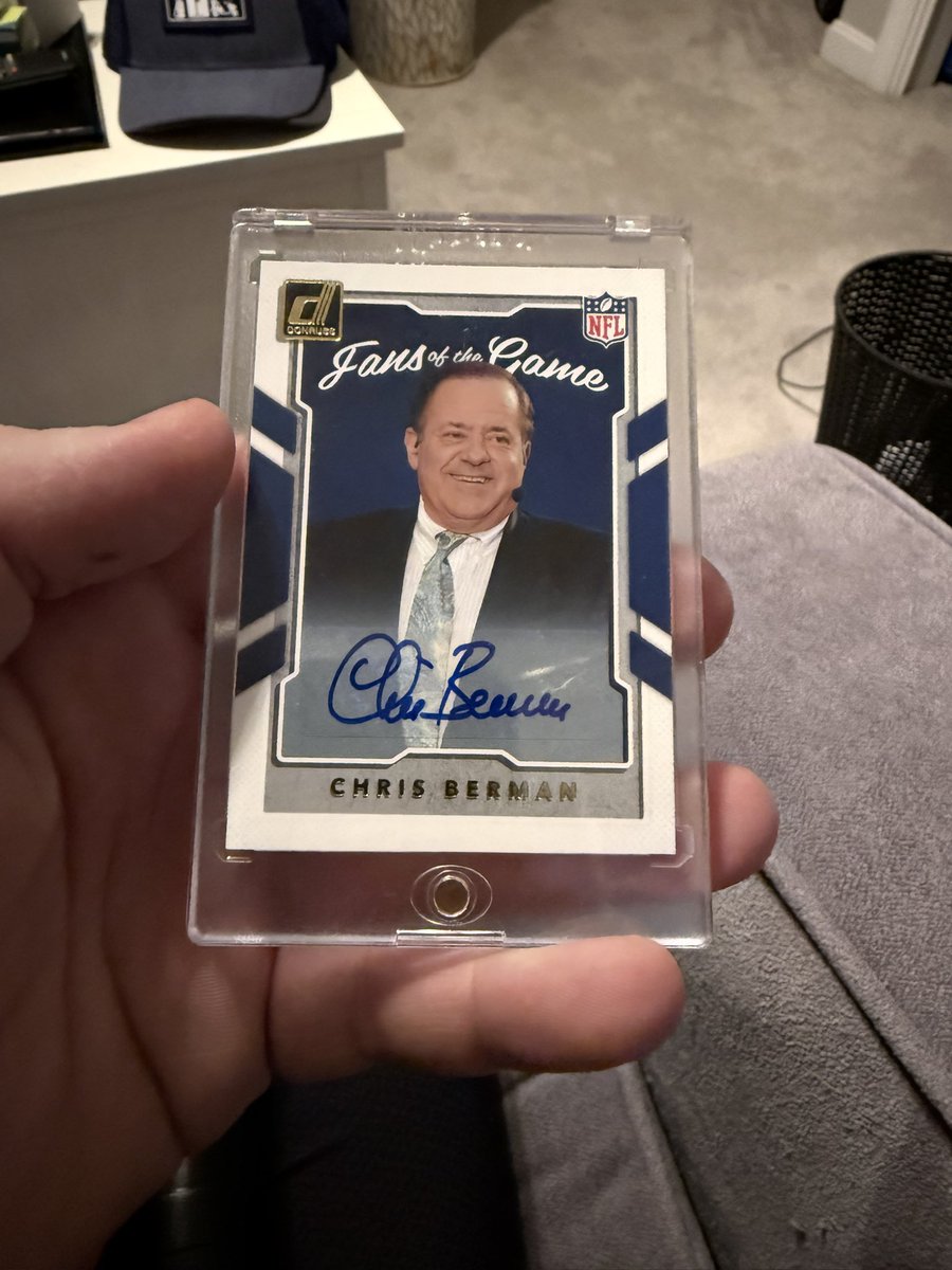 JoeGratta's tweet photo. @Very_Cool_Cards https://t.co/NdQwG44hng