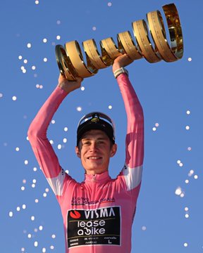 sportetauto's tweet photo. https://t.co/H0inmEowuZ
UCI:Jonas Vingegaard remporte le Tour d'Italie
@lequipe @stade2 #stade2 @Sport6_M6 @beinsports_FR @RMCsport @Eurosport_FR #Eurosport @CanalplusSport @infosportplus @UCI_cycling #UCI #GirodItalia @VingegaardJonas https://t.co/WiO5937V3v