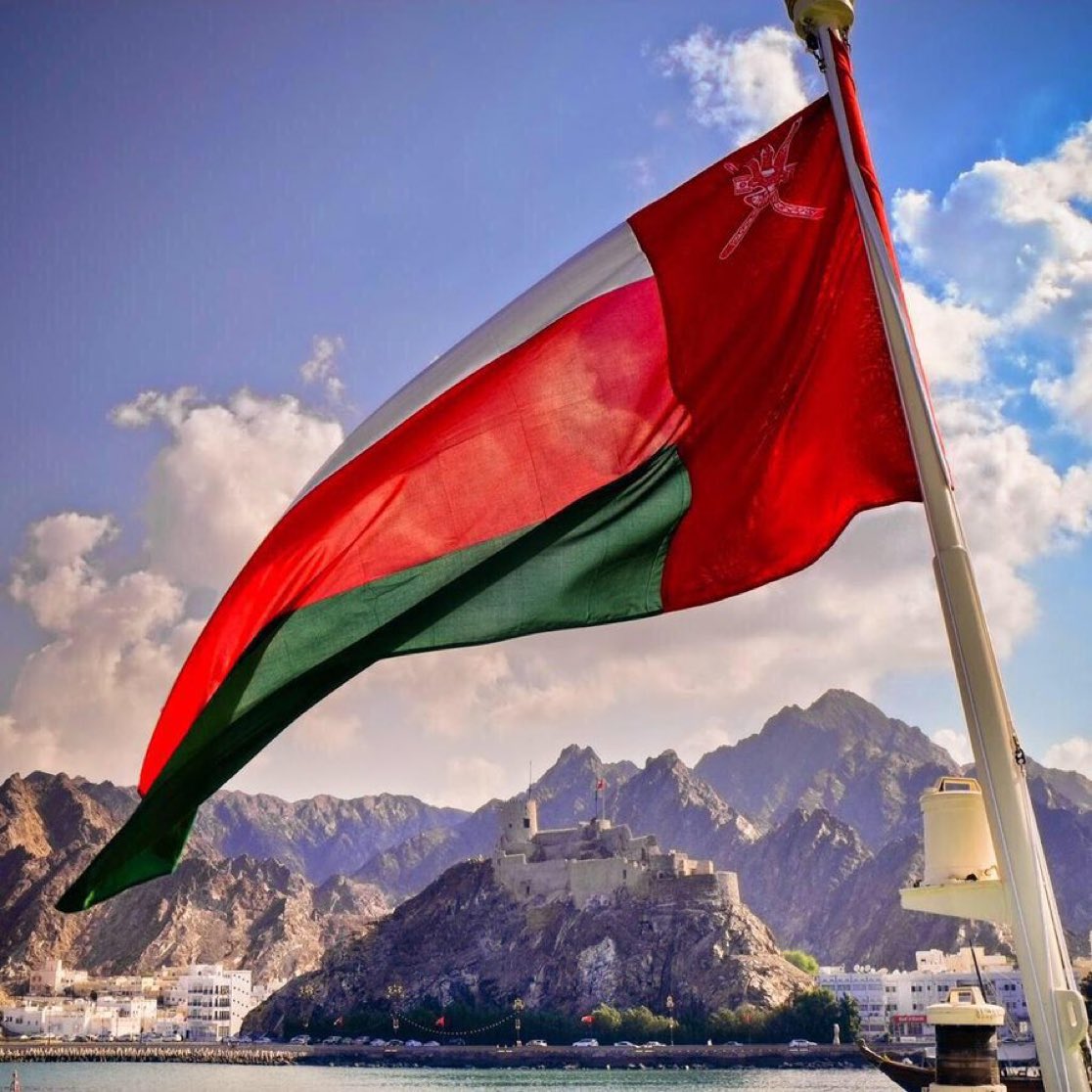 Oman_Tweeter's tweet photo. عُمان 🇴🇲 تؤمن بأن الحوار هو الطريق الأقرب لبناء التفاهم وترسيخ الأمن والاستقرار في المنطقة والعالم 🕊️🌍 #عُمان_أرض_السلام https://t.co/Y4pQ0eKgg2