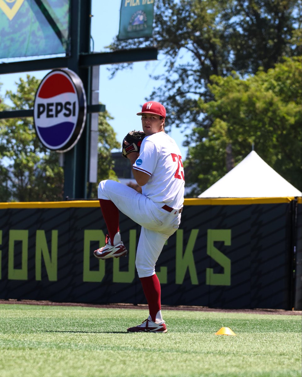 wsucougarbsb's tweet photo. Senior righthander Griffin Smith gets the ball in the semifinal against OSU!

#GoCougs | @griffinsmith529 https://t.co/1xUVIQ7KfC