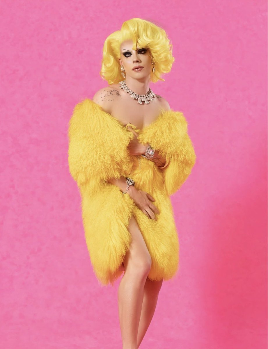 Drag_Crave's tweet photo. Etcetera Etcetera looks impeccable in new photos. https://t.co/ywZ1NTCQ8k