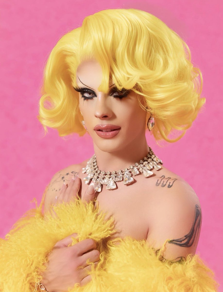 Drag_Crave's tweet photo. Etcetera Etcetera looks impeccable in new photos. https://t.co/ywZ1NTCQ8k