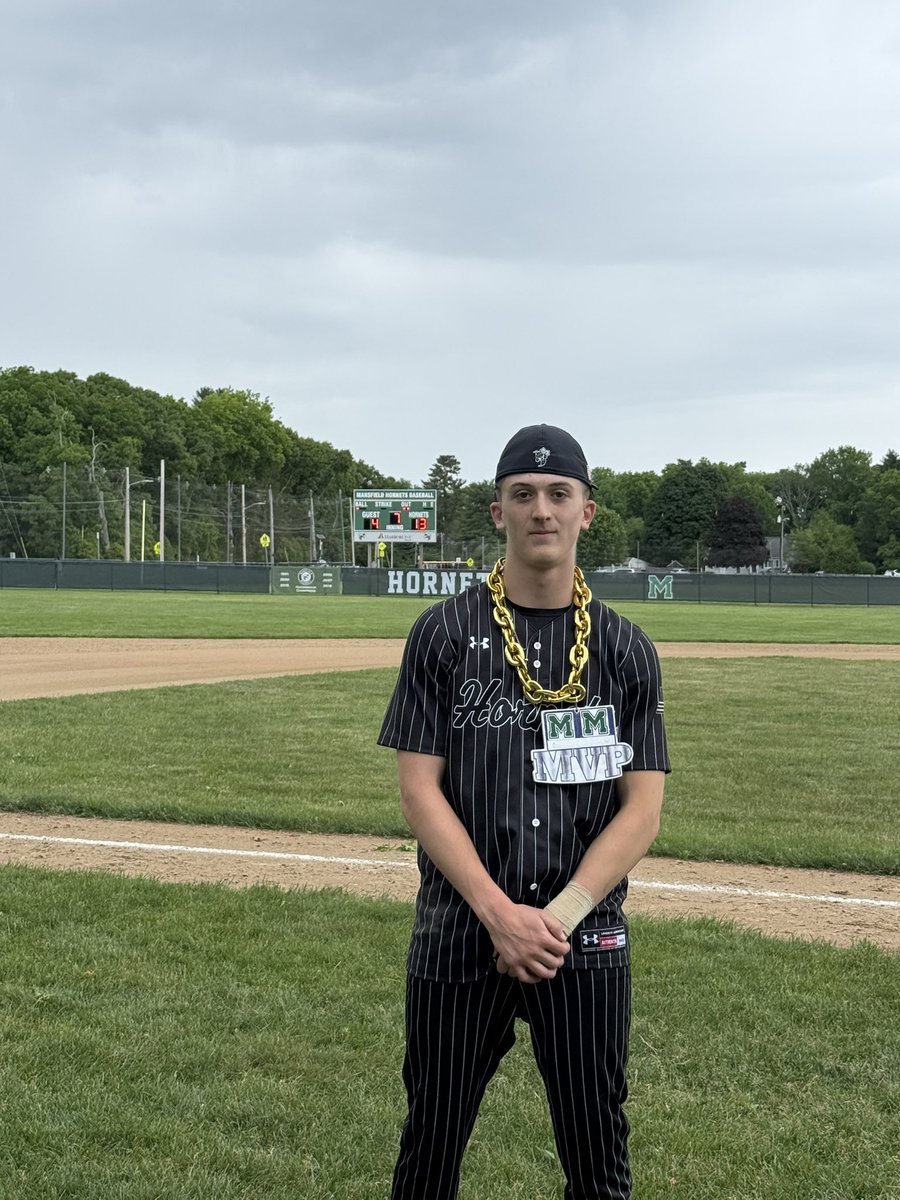 MHSHornetBASEBL's tweet photo. Big W for the Hornets 13-4!

🤌- 6ip, 8H, 2ER, 4K

@EvanHefez- 4H, 2RBI
@JackPeabod22811- 3H, RBI
Max D- 3H, 2B, 2RBI
@DarrianSanders4- 2H, 2SB
@kucharskiethan- 2B, RBI
JB- A+ job
@gavingarnett12 2H, 2RBI

#cousinspizzaPOG goes to Simmons for being a DAWG all year! H, 2RBI, studly on defense #wwtd 🐝 ⚾️